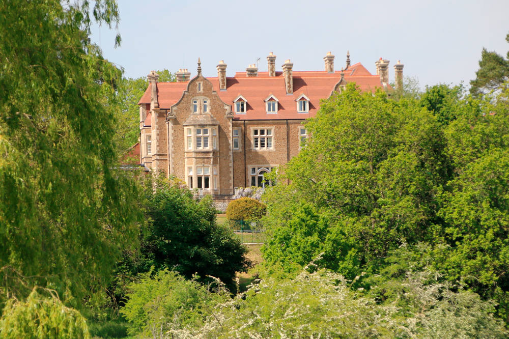 Edgeborough