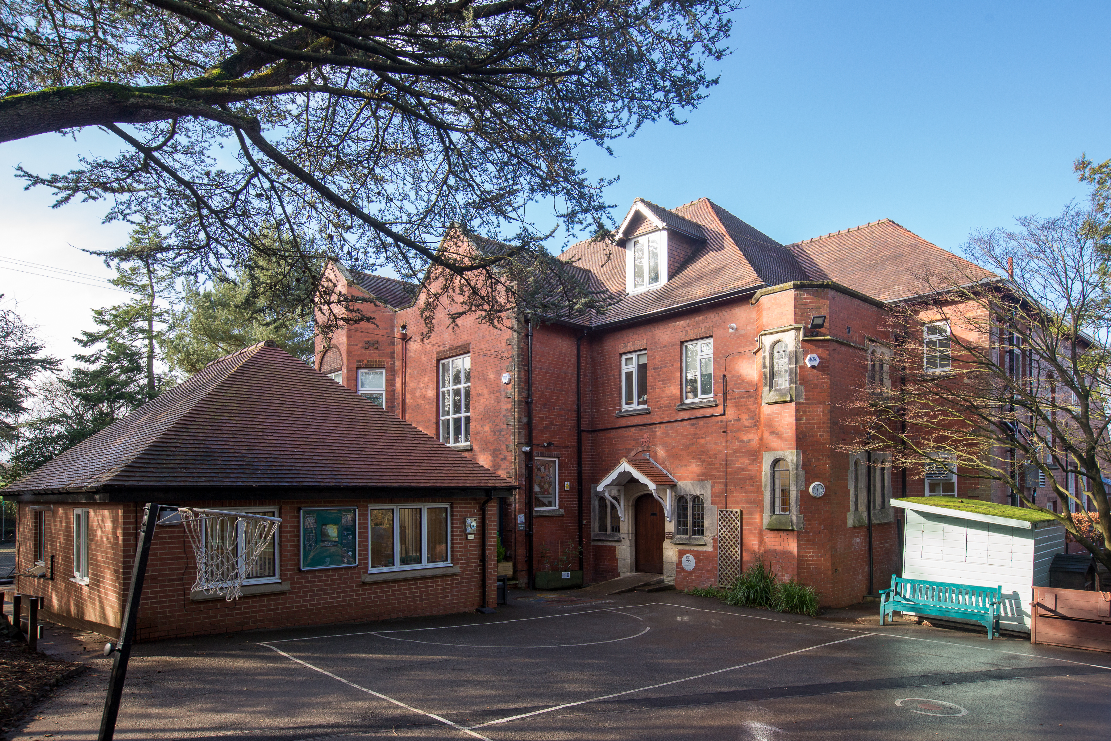 Brackenfield School